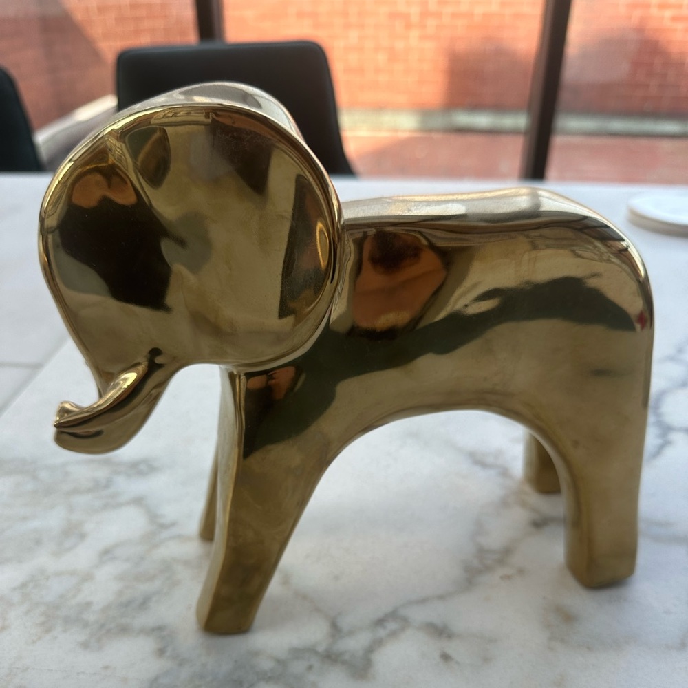 Brass animal decorative items - giraffe, elephant